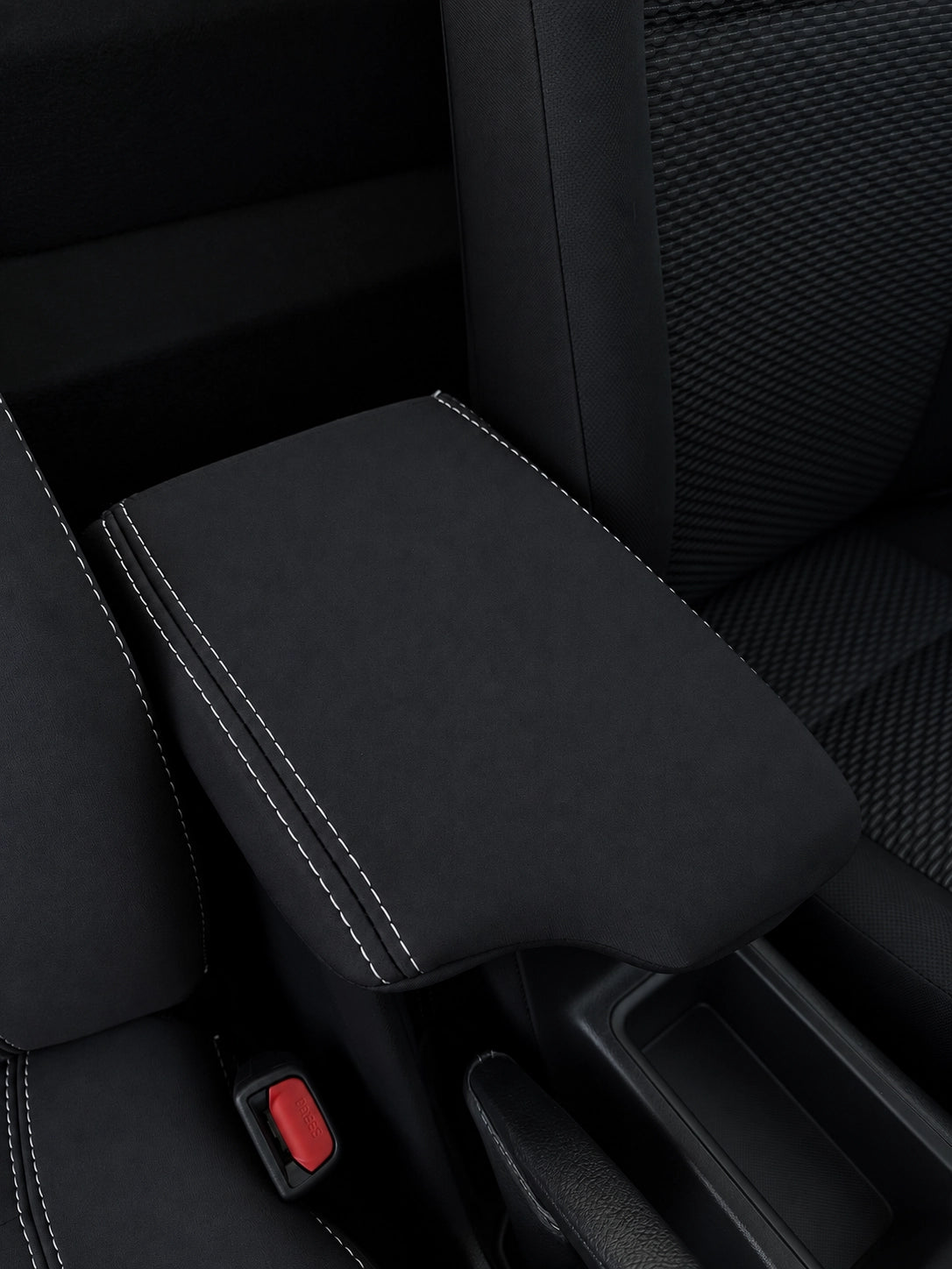 Isuzu Dmax RG Single Cab neoprene car seat covers view of center console