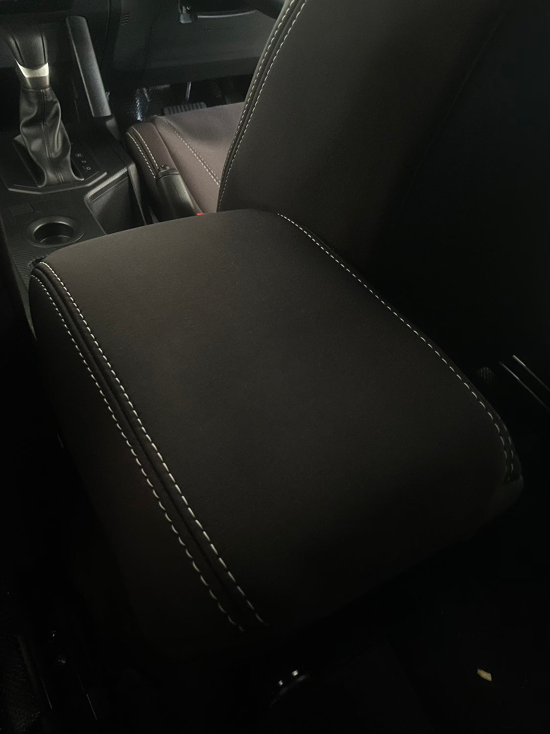 mitsubishi-mv-trion-neoprene-car-seat-covers-8