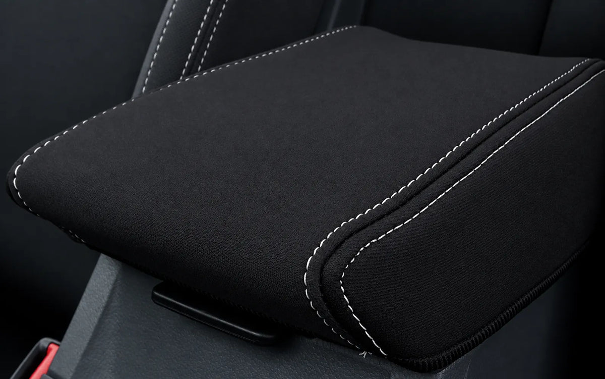 Nissan Navara NP300/D23 neoprene car seat covers view of center console