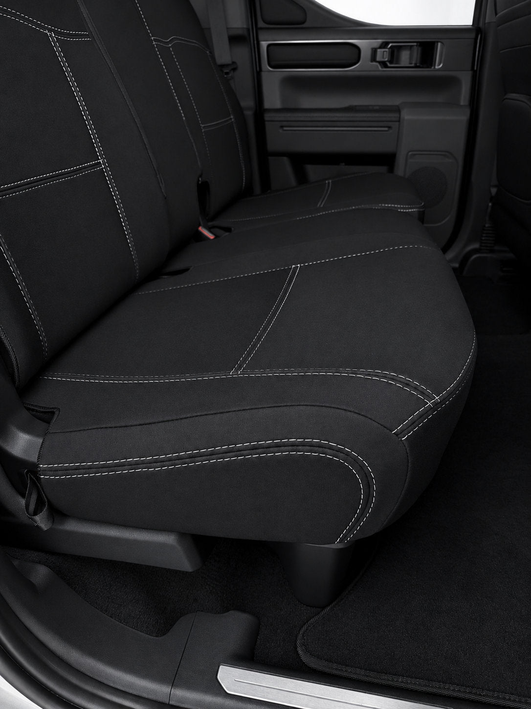 Toyota Hilux N90 SR neoprene car seat covers view of second row cushion