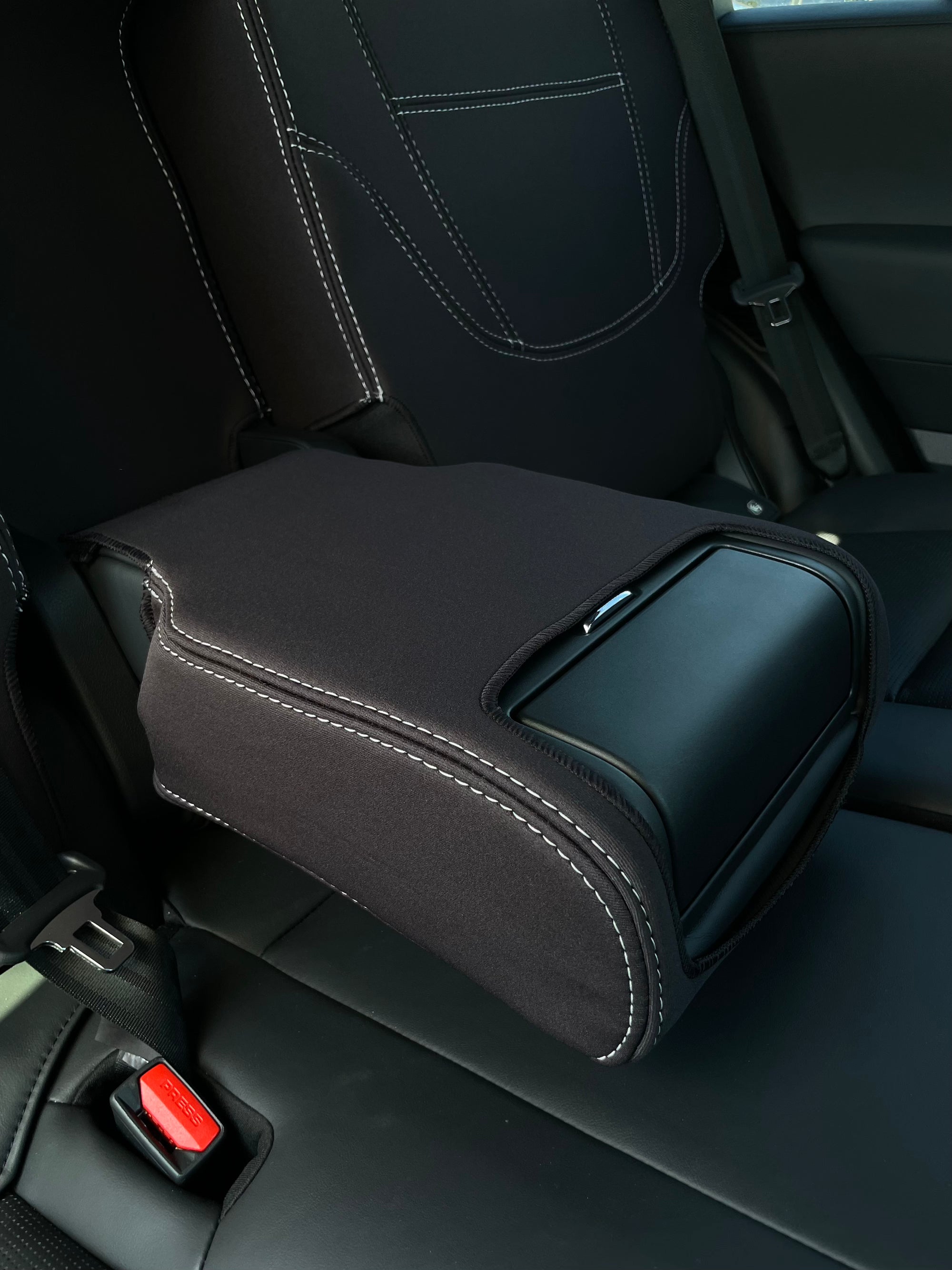 Toyota Landcruiser 300 Series GXL Series 2 Neoprene Car Seat Covers